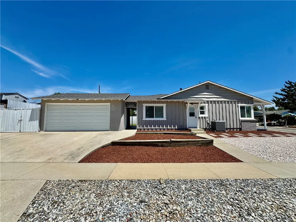 1127 Turning Bend Claremont, CA 91711