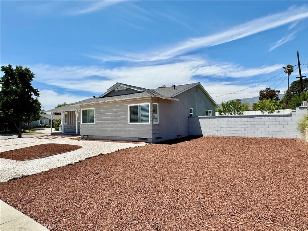 1127 Turning Bend Claremont, CA 91711