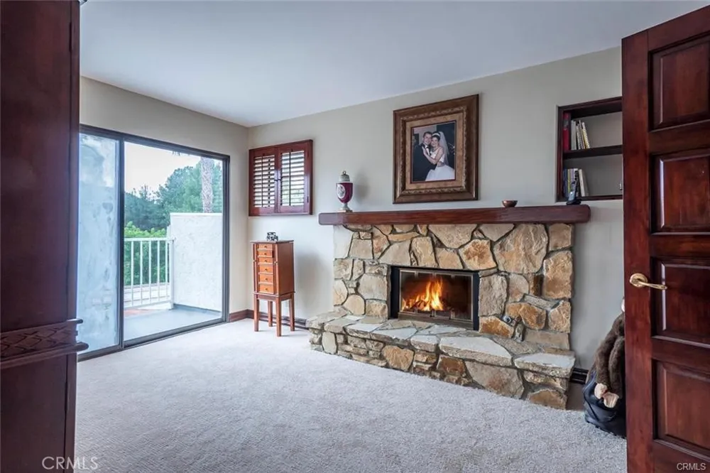 4422 Alta Tupelo Calabasas, CA 91302