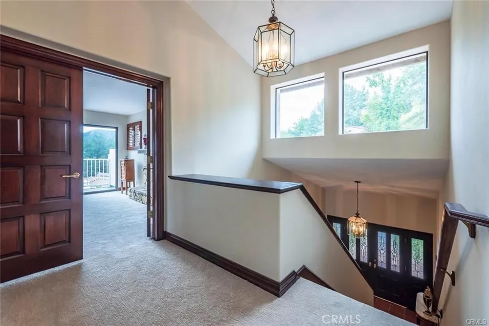 4422 Alta Tupelo Calabasas, CA 91302