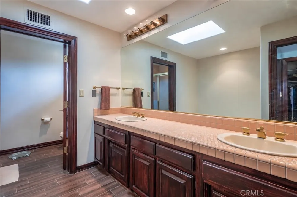 4422 Alta Tupelo Calabasas, CA 91302