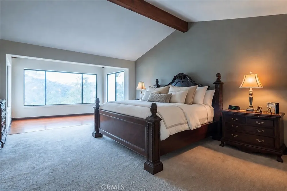 4422 Alta Tupelo Calabasas, CA 91302