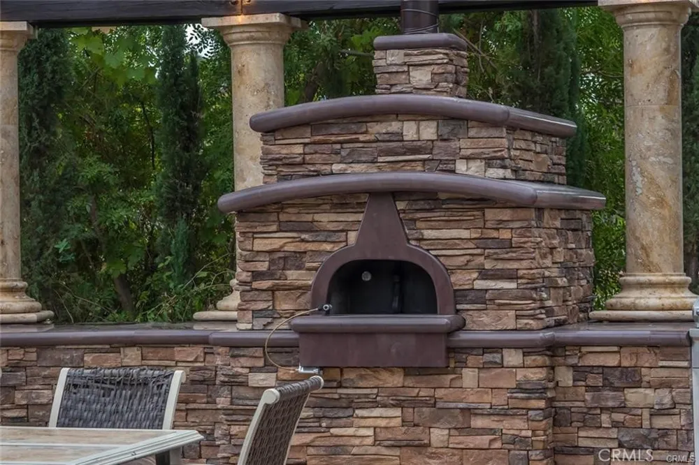 4422 Alta Tupelo Calabasas, CA 91302