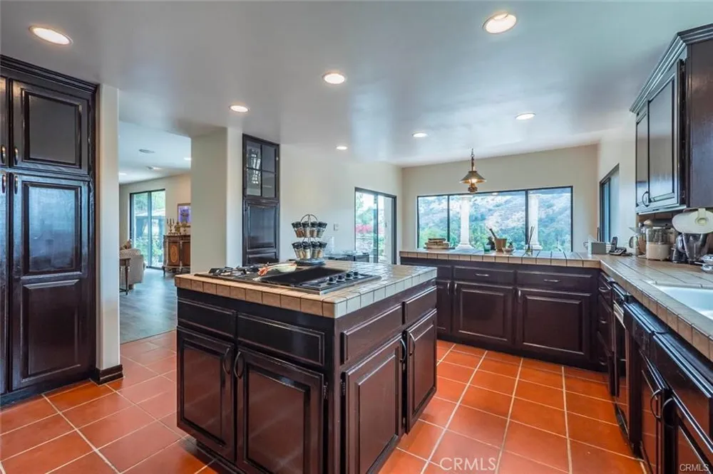 4422 Alta Tupelo Calabasas, CA 91302