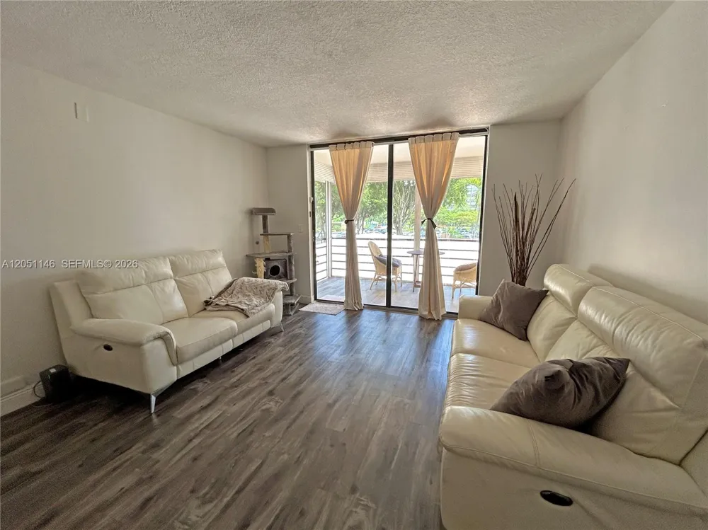 1400 Saint Charles Pl #217 Pembroke Pines, FL 33026