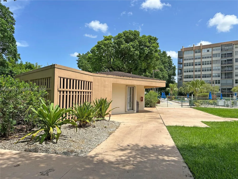 1400 Saint Charles Pl #217 Pembroke Pines, FL 33026