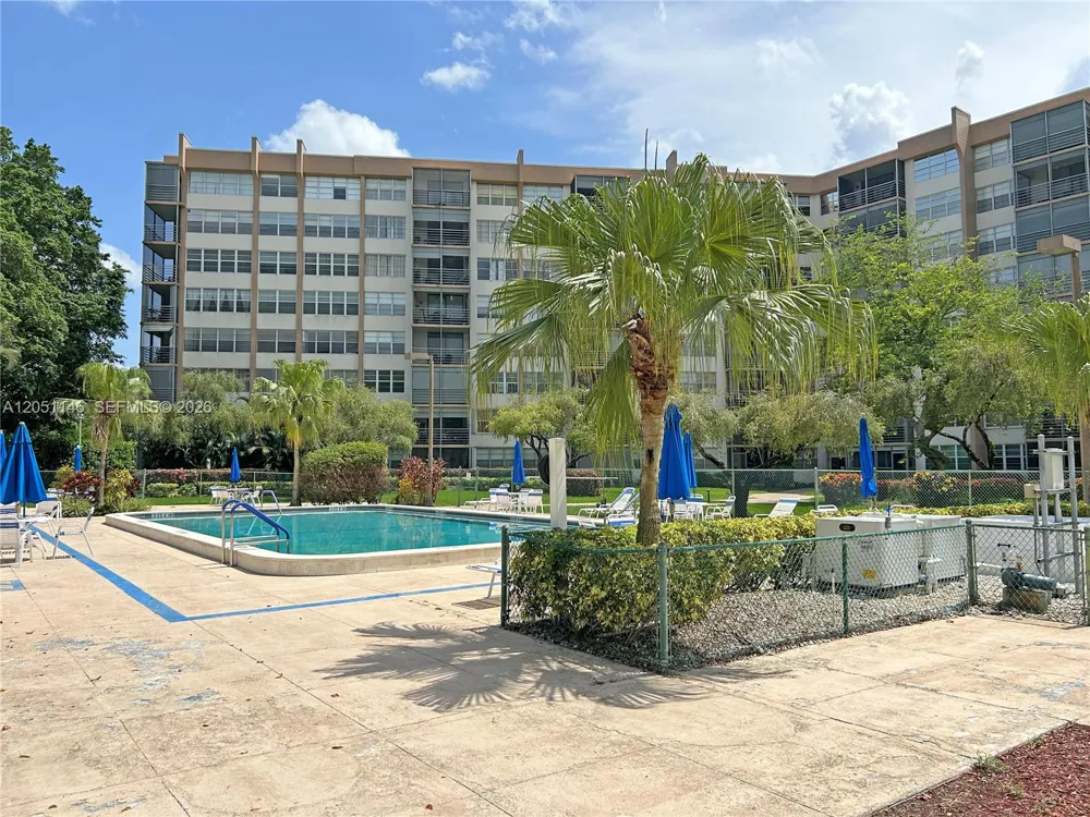 1400 Saint Charles Pl #217 Pembroke Pines, FL 33026