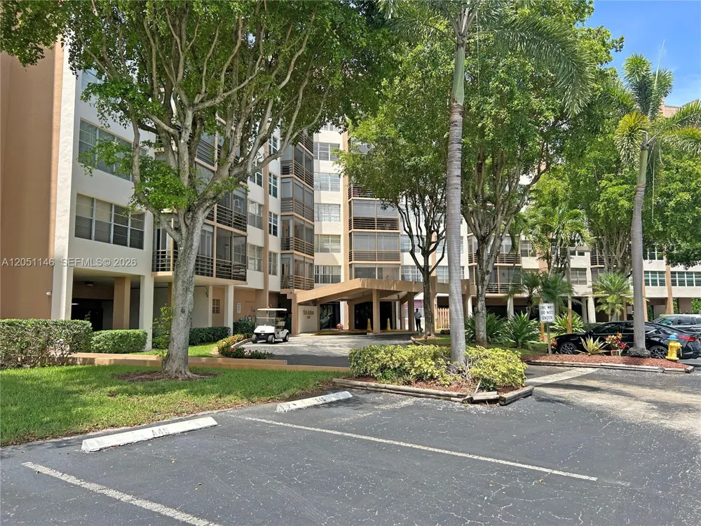 1400 Saint Charles Pl #217 Pembroke Pines, FL 33026