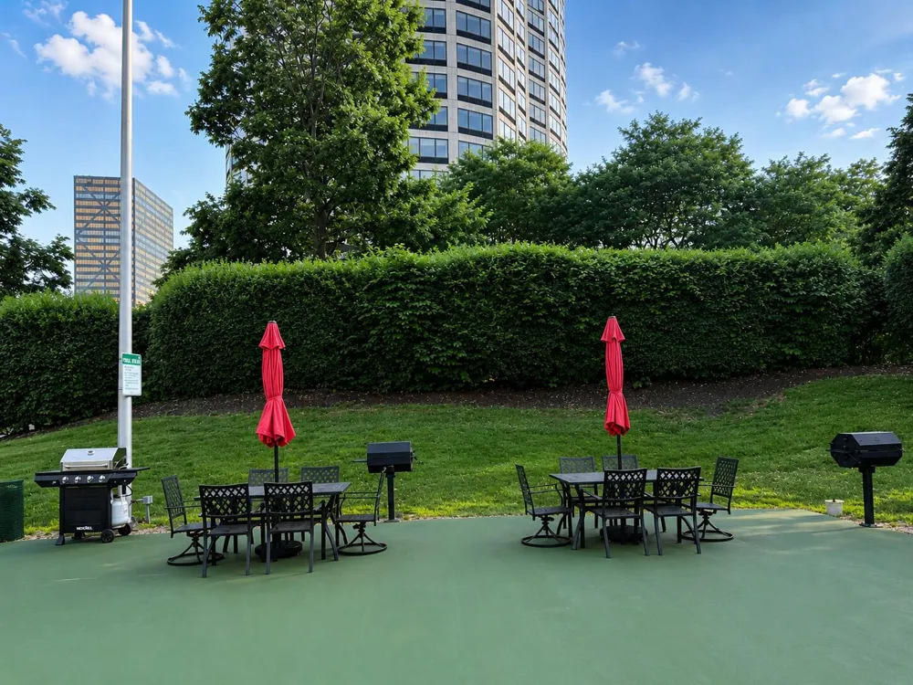 5000 Town Center #908 Southfield, MI 48075