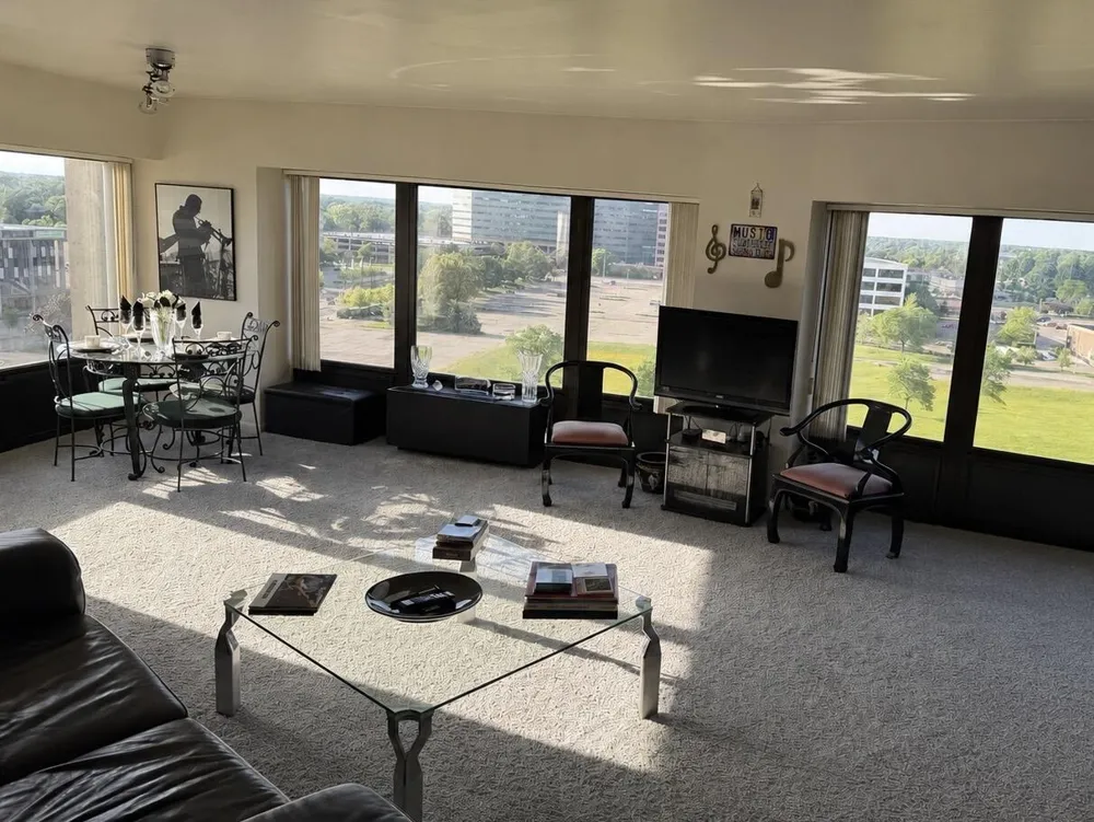 5000 Town Center #908 Southfield, MI 48075