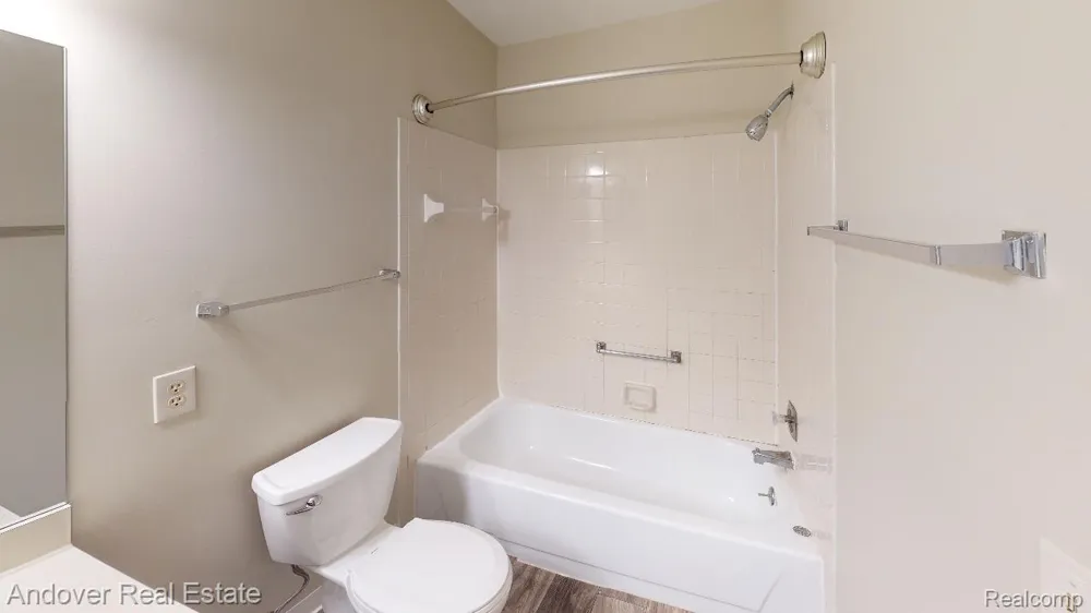 3021 POINTE DRIVE Blackman Charter Township, MI 49202