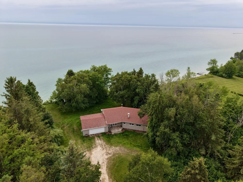 4771 S Lakeshore Drive Ludington, MI 49431