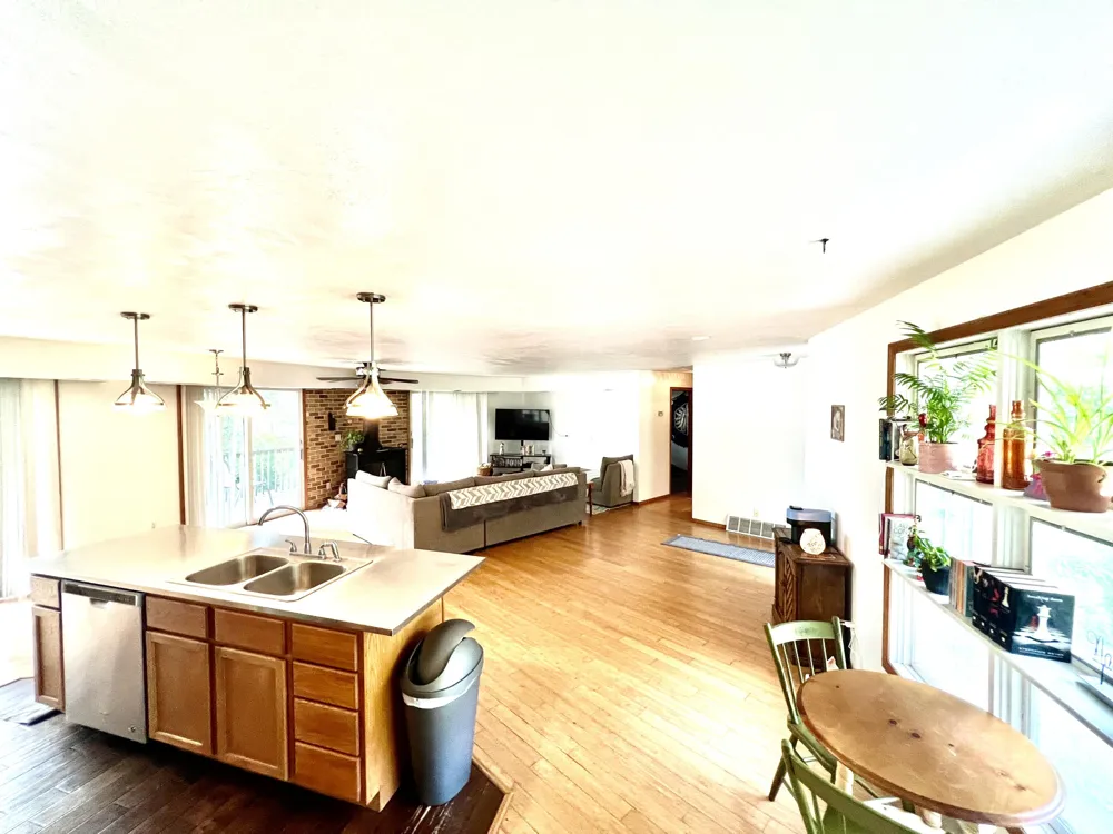 4771 S Lakeshore Drive Ludington, MI 49431