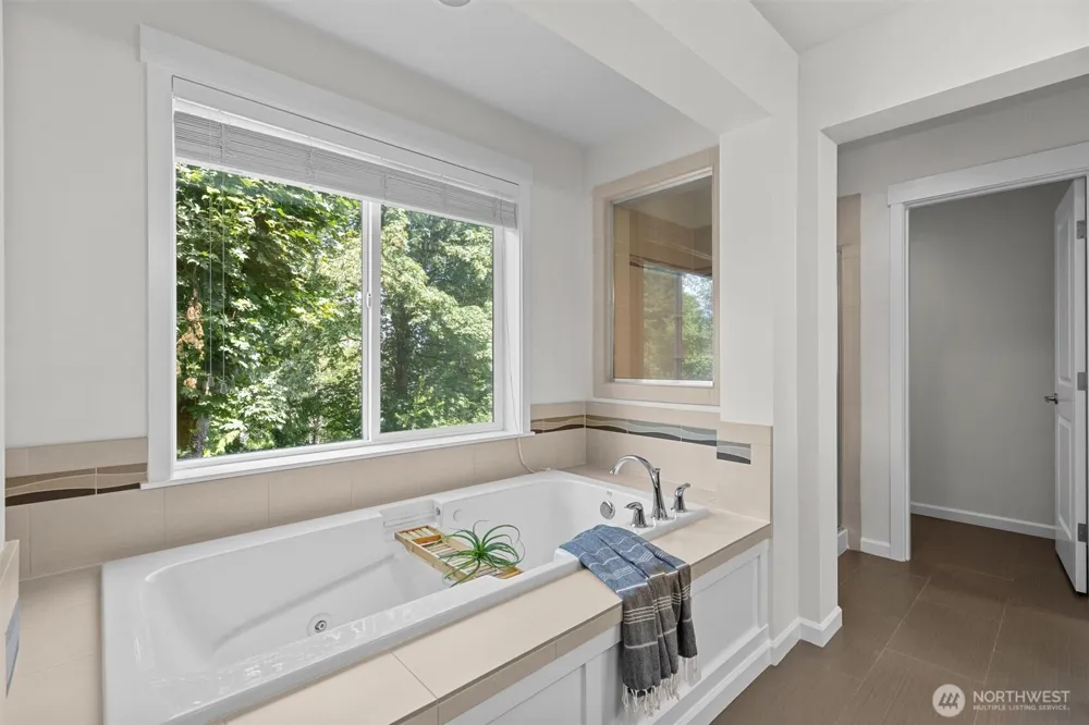 16198 SE 51st Place Bellevue, WA 98006