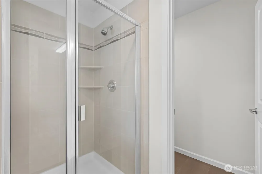 16198 SE 51st Place Bellevue, WA 98006