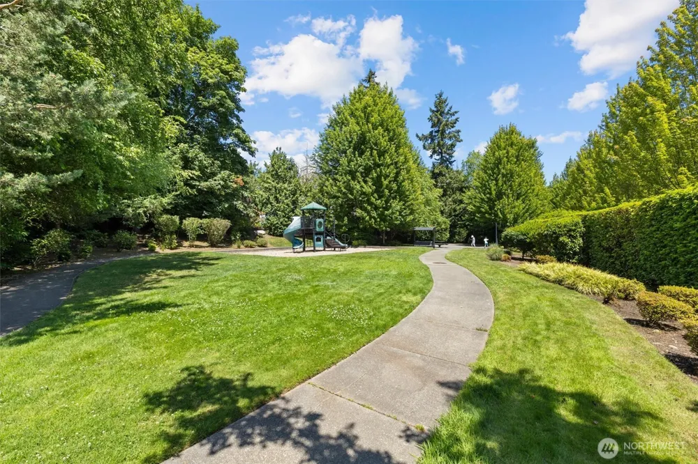 16198 SE 51st Place Bellevue, WA 98006