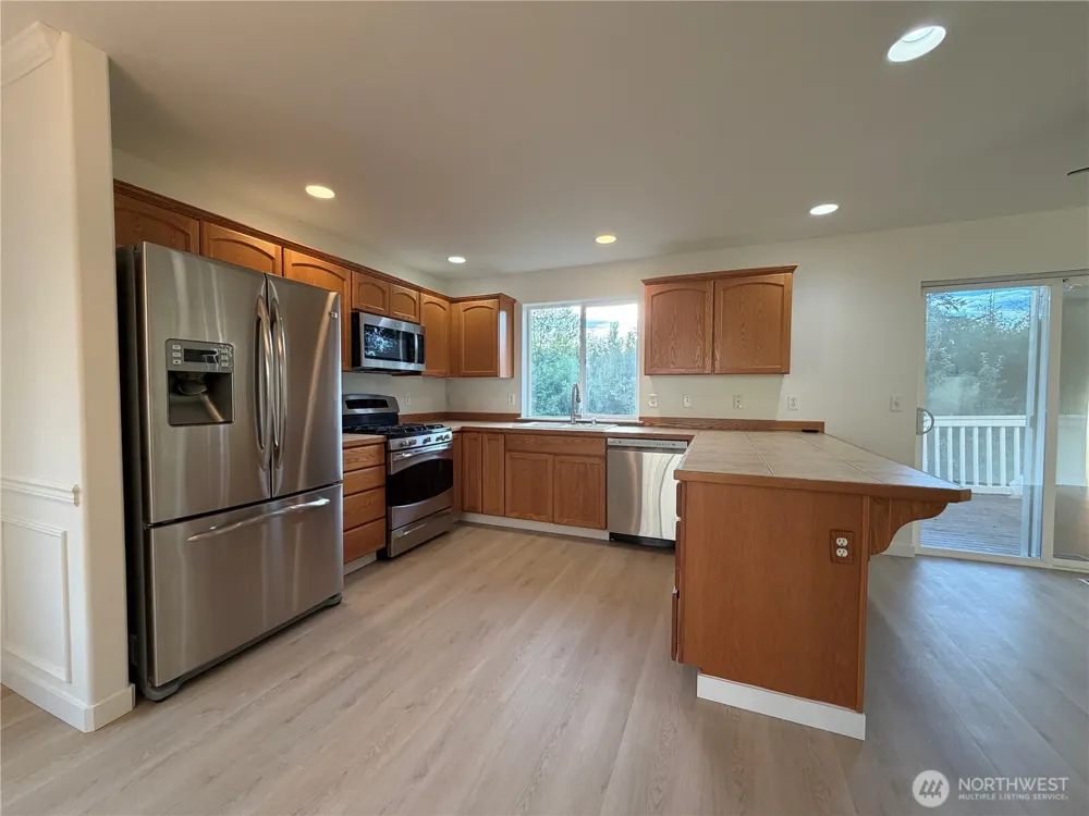 6731 37th Street NE Marysville, WA 98270