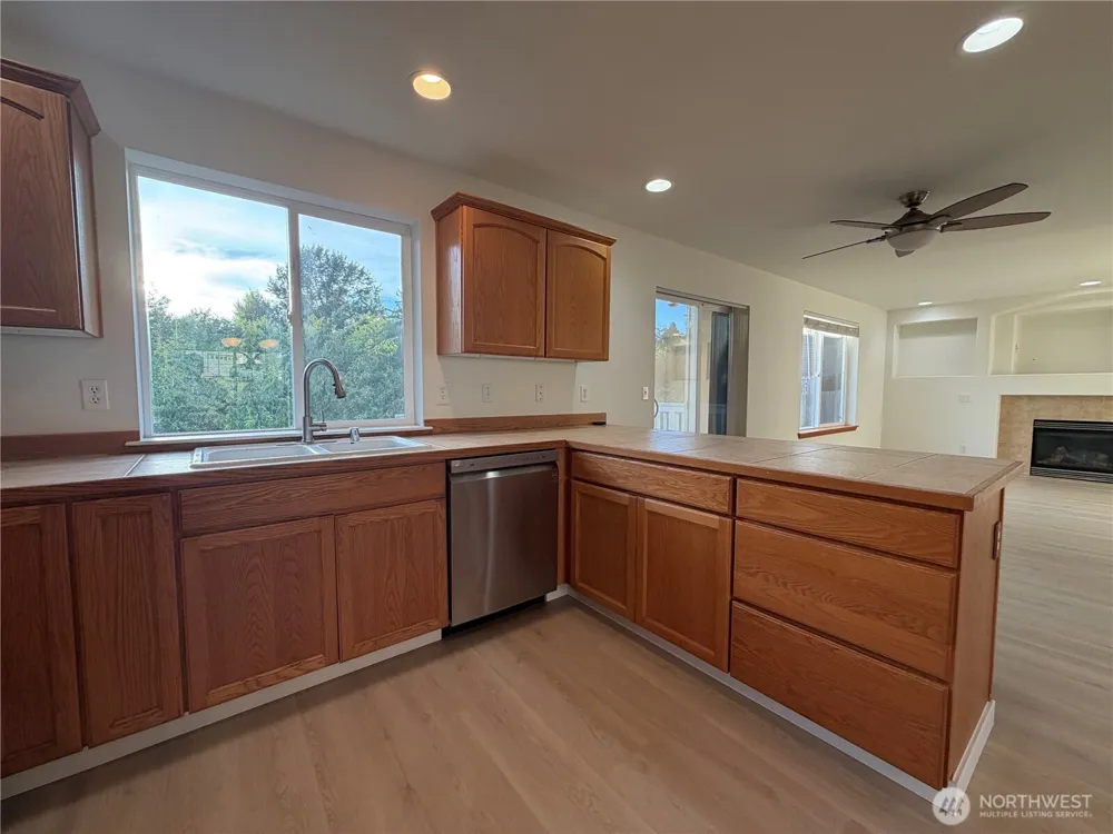 6731 37th Street NE Marysville, WA 98270