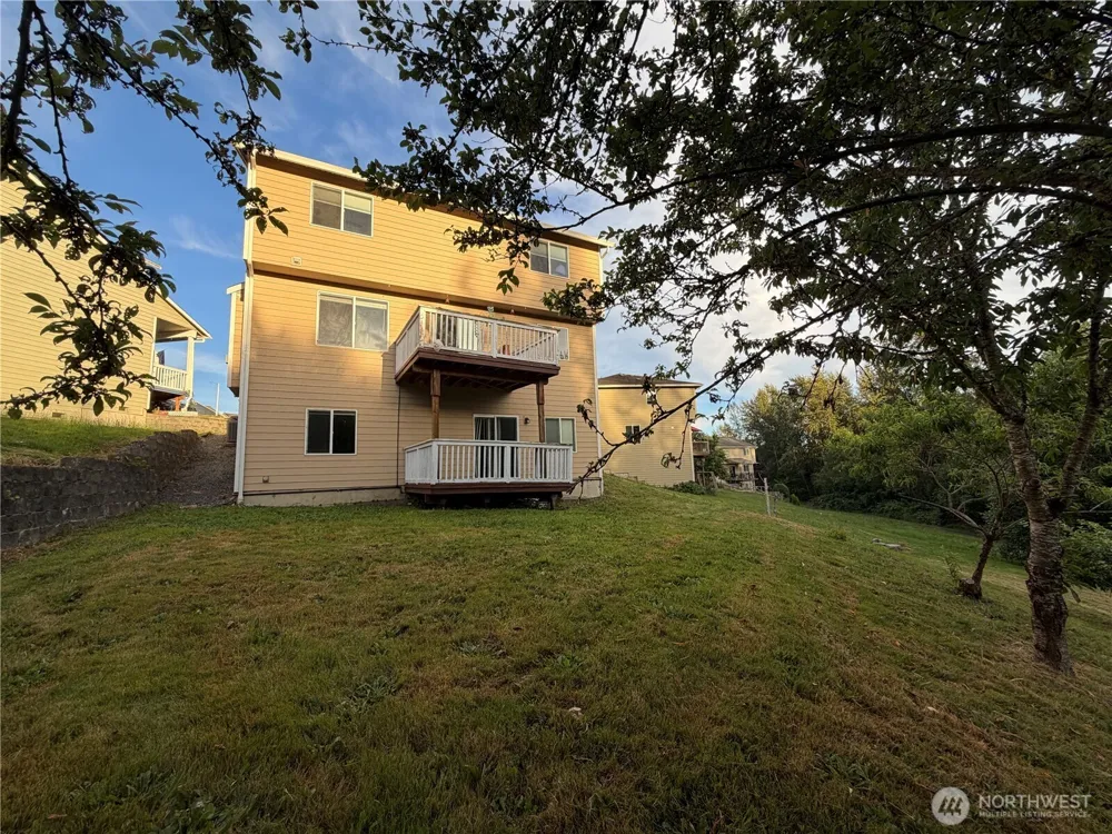 6731 37th Street NE Marysville, WA 98270