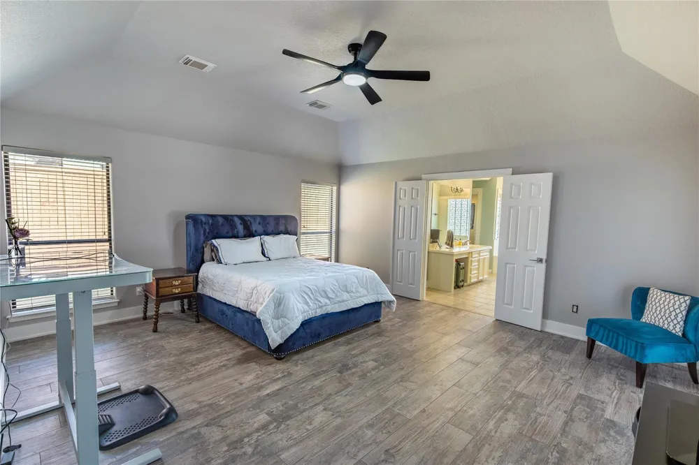 227 Briarwood Drive Bellville, TX 77418