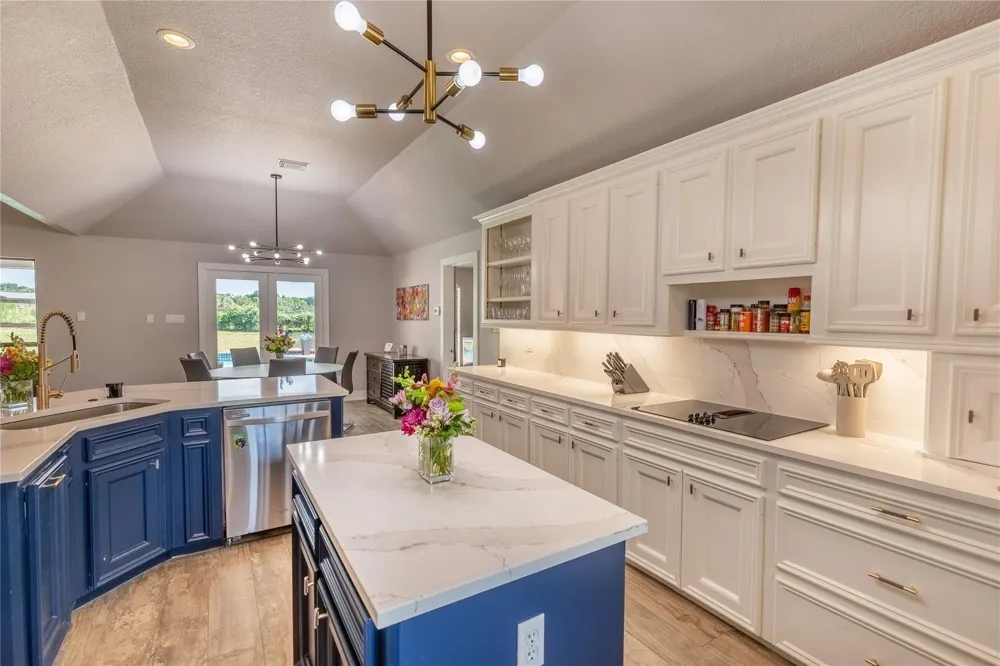 227 Briarwood Drive Bellville, TX 77418