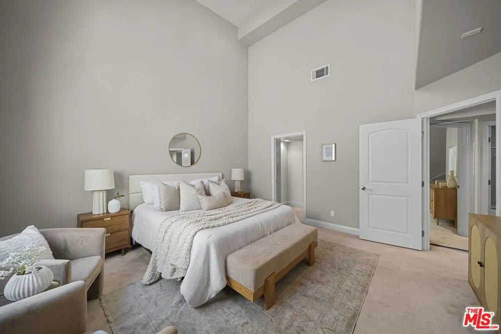 5727 Camellia Avenue #108 North Hollywood, CA 91601