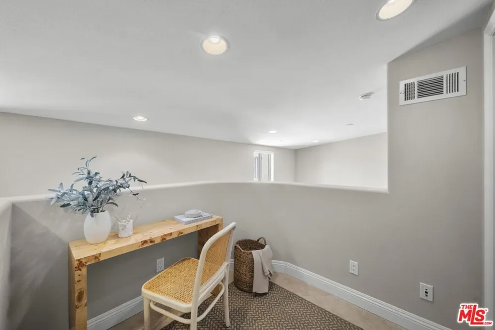 5727 Camellia Avenue #108 North Hollywood, CA 91601