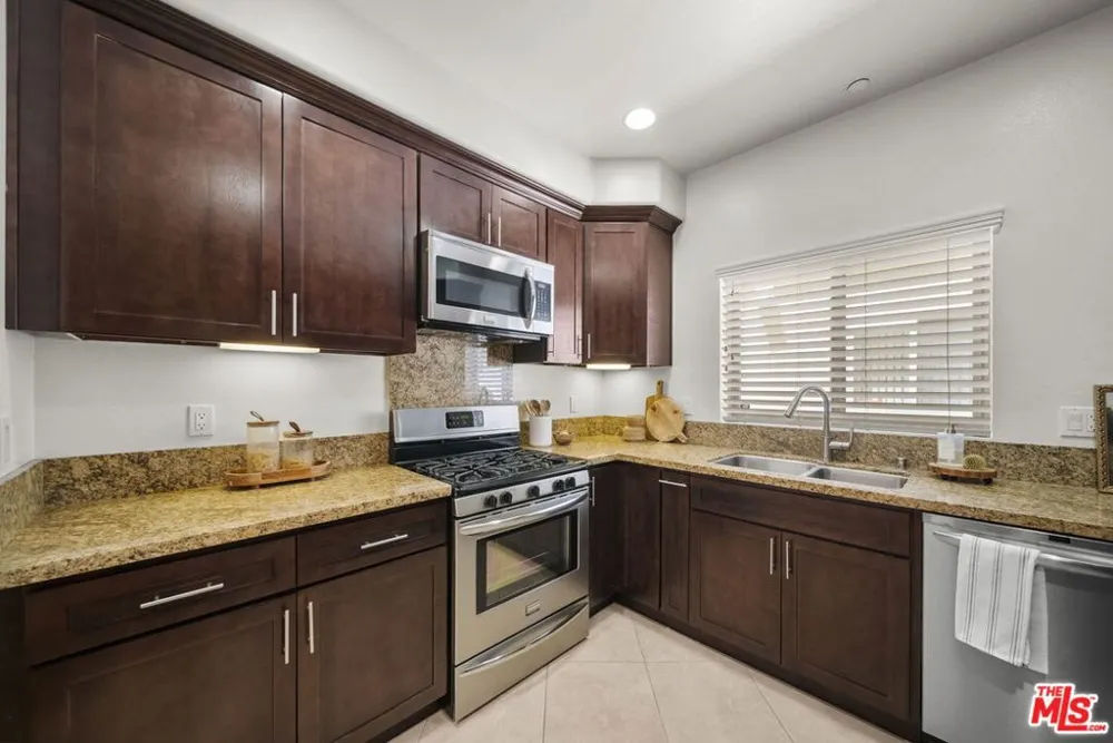 5727 Camellia Avenue #108 North Hollywood, CA 91601