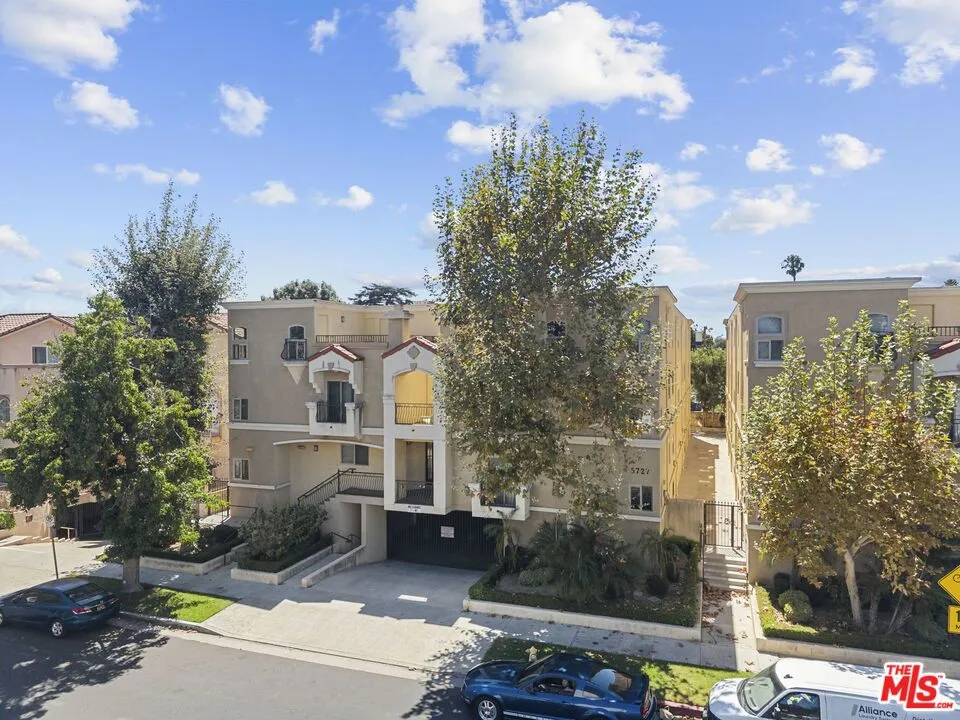 5727 Camellia Avenue #108 North Hollywood, CA 91601