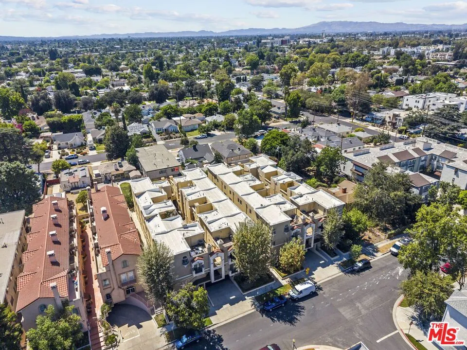 5727 Camellia Avenue #108 North Hollywood, CA 91601