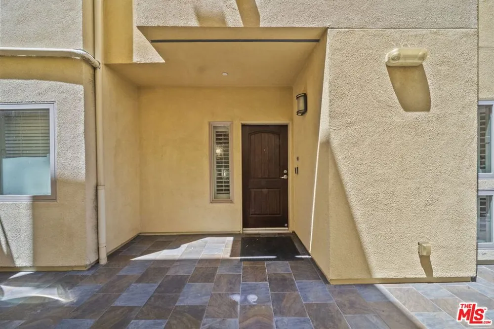 5727 Camellia Avenue #108 North Hollywood, CA 91601