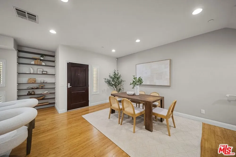 5727 Camellia Avenue #108 North Hollywood, CA 91601