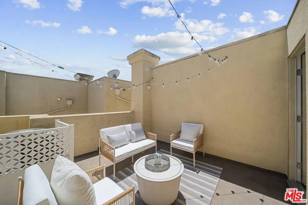 5727 Camellia Avenue #108 North Hollywood, CA 91601