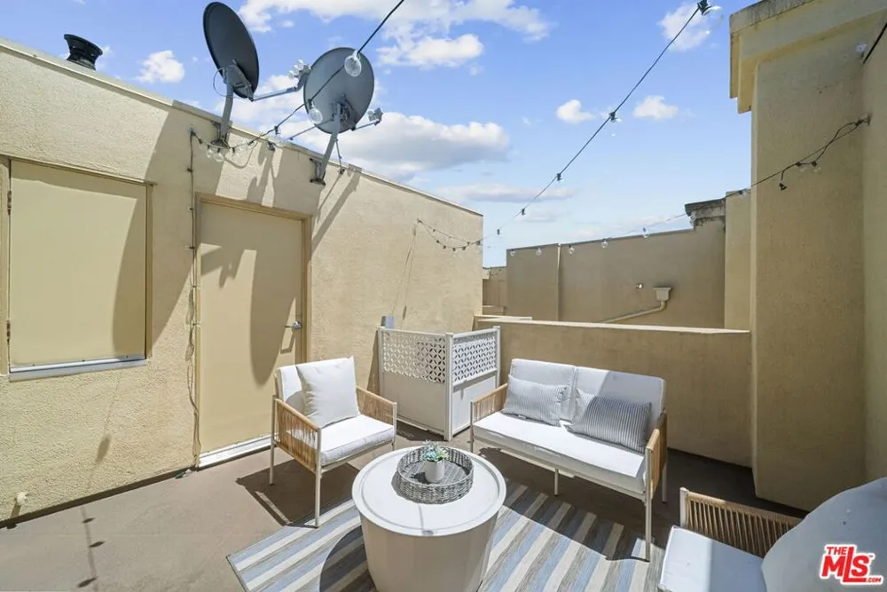 5727 Camellia Avenue #108 North Hollywood, CA 91601