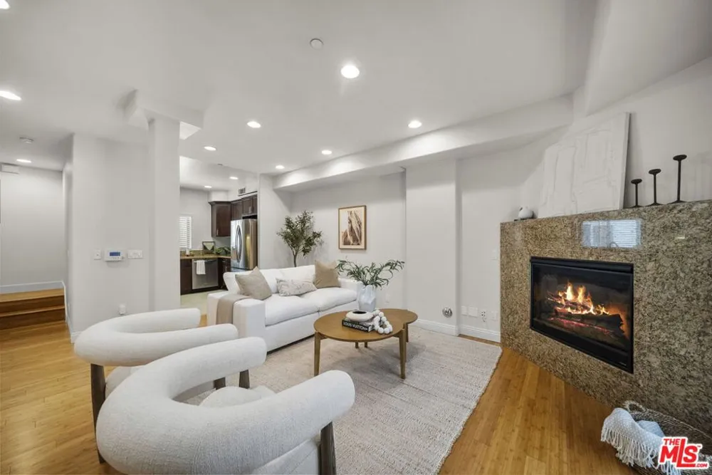 5727 Camellia Avenue #108 North Hollywood, CA 91601