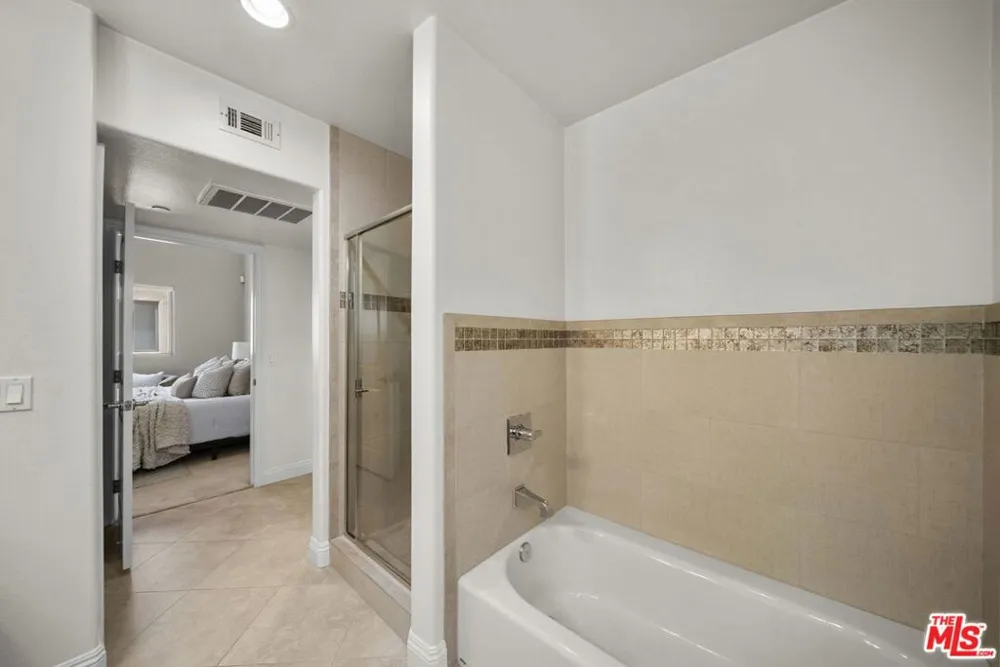 5727 Camellia Avenue #108 North Hollywood, CA 91601
