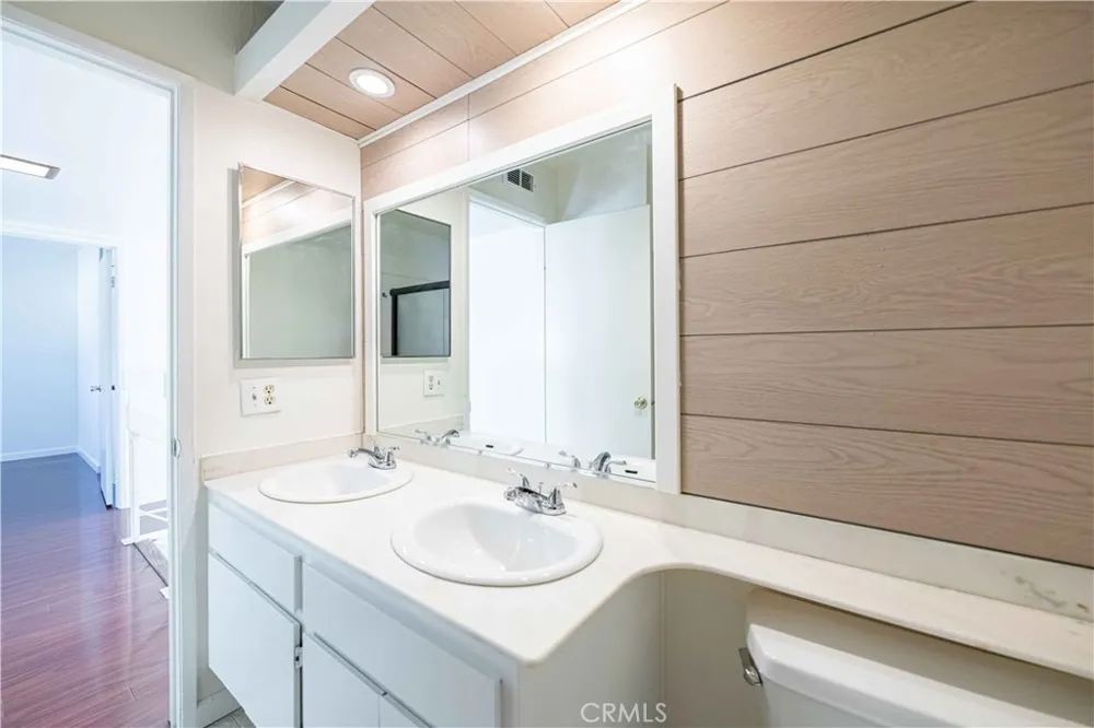 10055 Larwin #3 Chatsworth, CA 91311