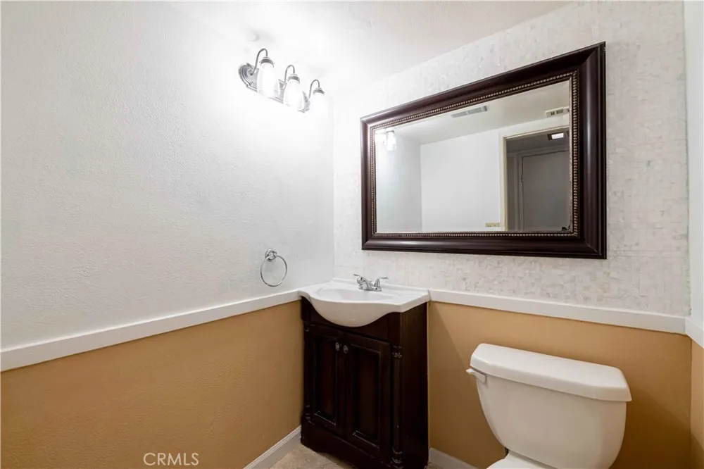 10055 Larwin #3 Chatsworth, CA 91311