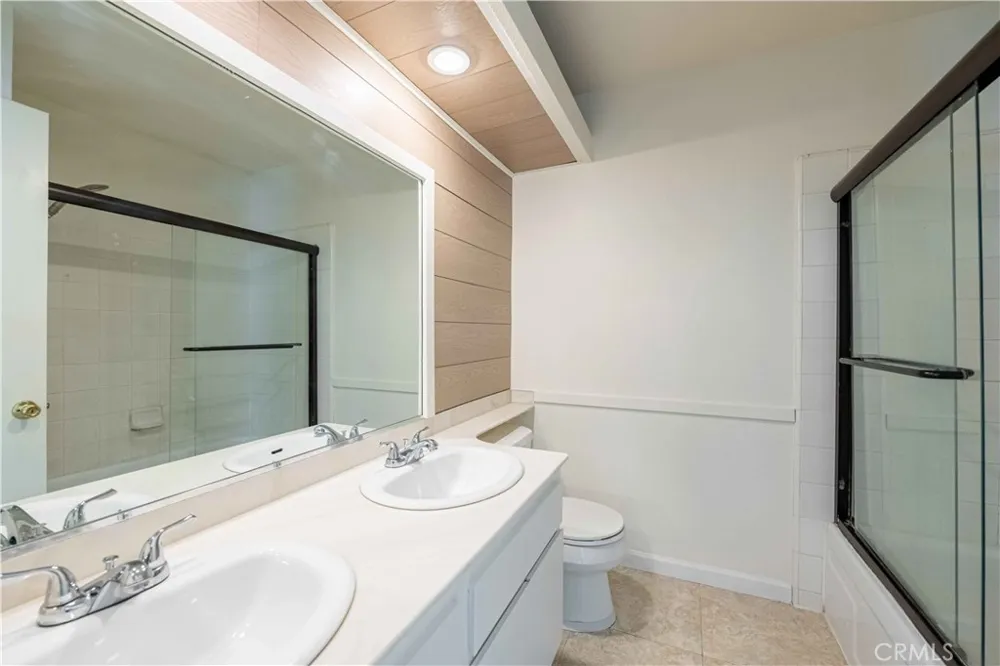 10055 Larwin #3 Chatsworth, CA 91311