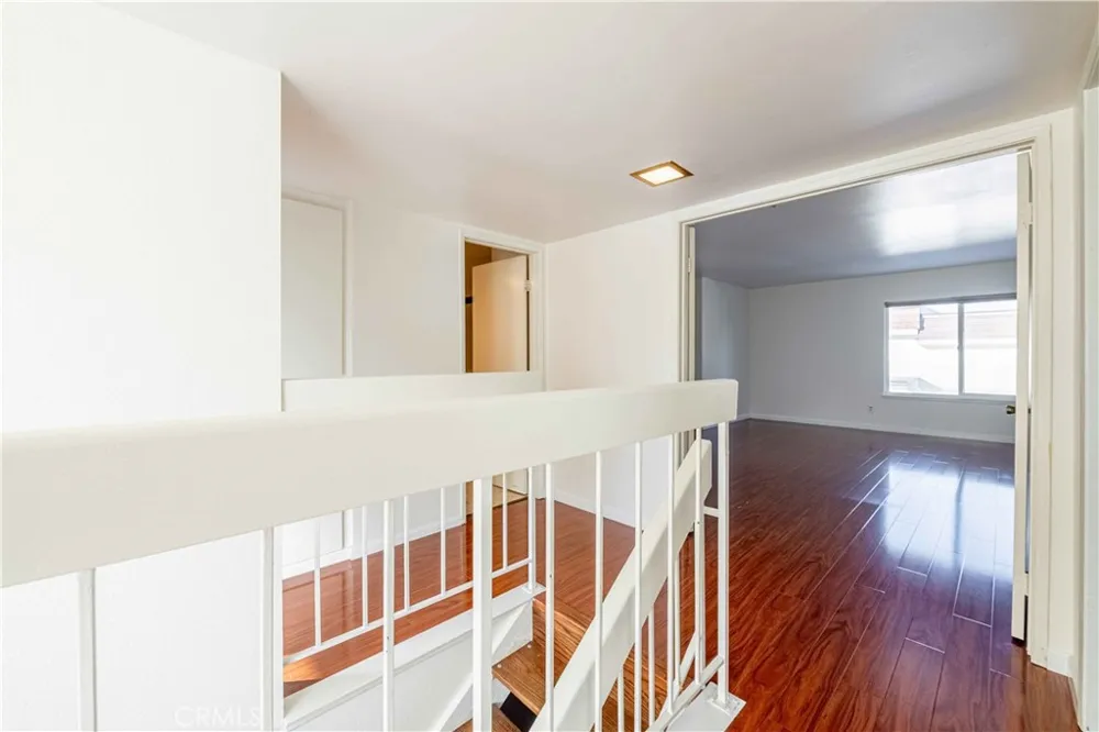 10055 Larwin #3 Chatsworth, CA 91311