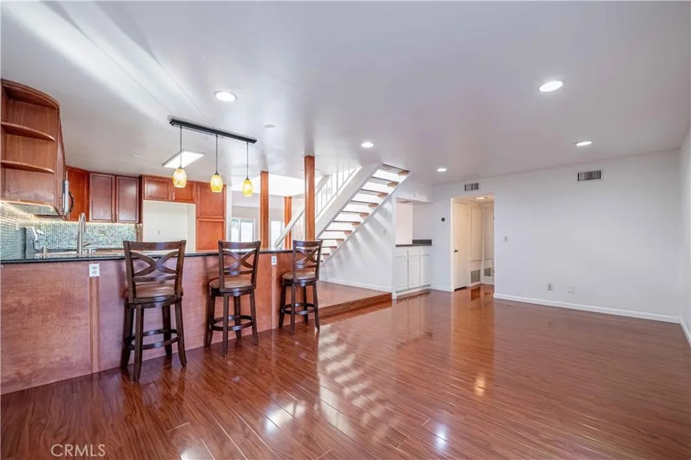 10055 Larwin #3 Chatsworth, CA 91311