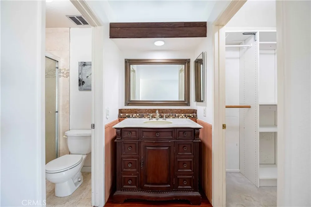 10055 Larwin #3 Chatsworth, CA 91311