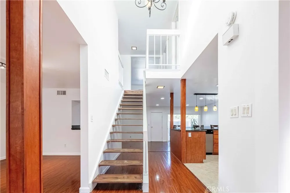 10055 Larwin #3 Chatsworth, CA 91311