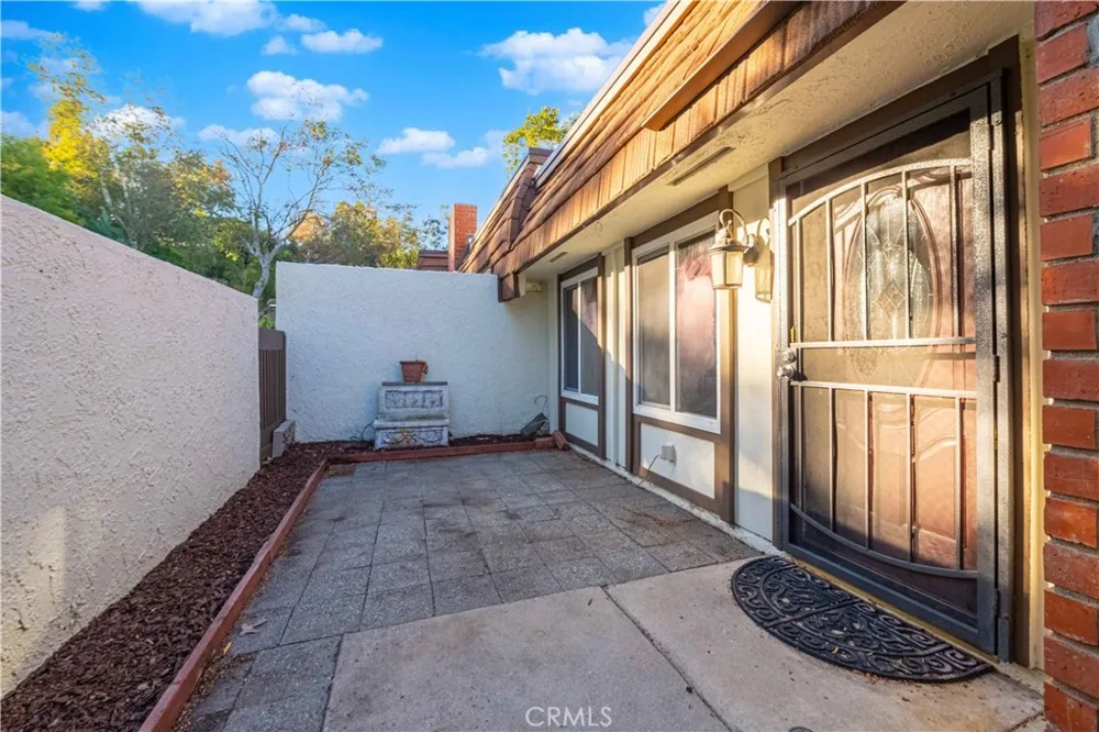 10055 Larwin #3 Chatsworth, CA 91311