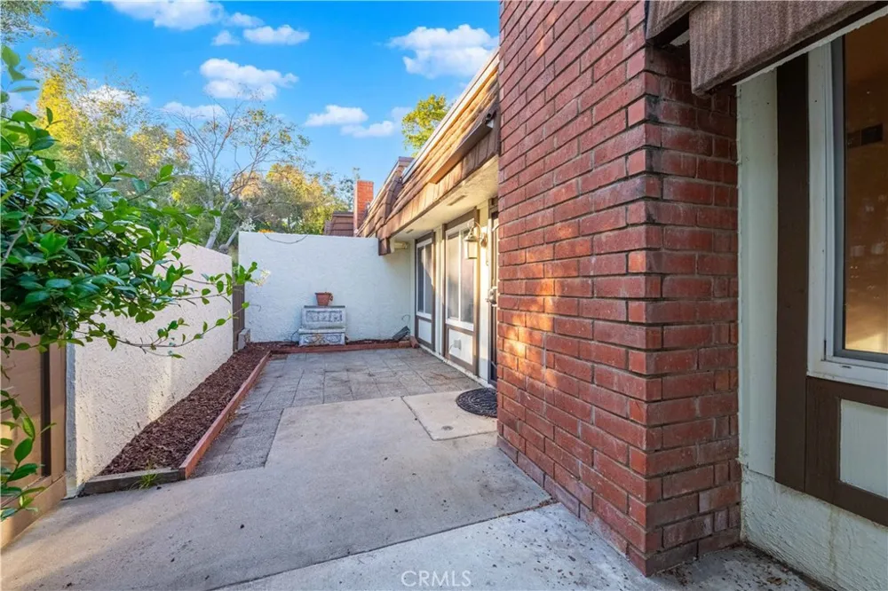 10055 Larwin #3 Chatsworth, CA 91311