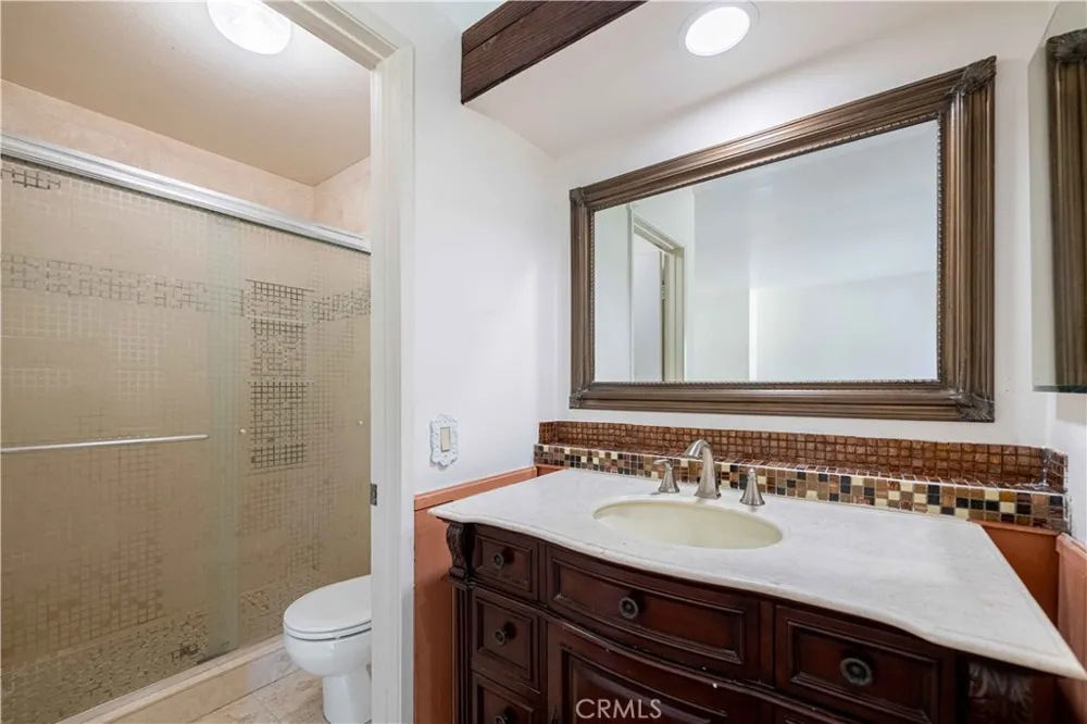10055 Larwin #3 Chatsworth, CA 91311