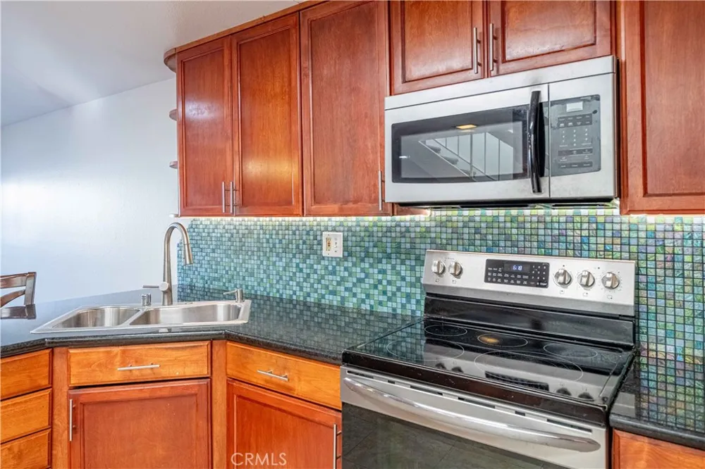 10055 Larwin #3 Chatsworth, CA 91311
