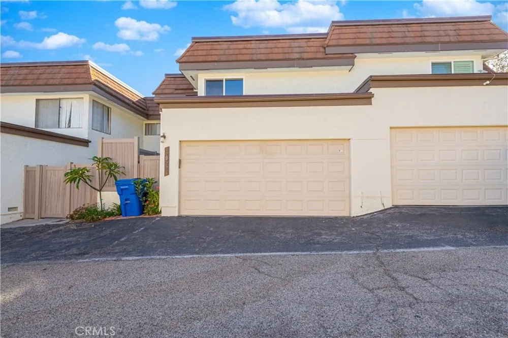 10055 Larwin #3 Chatsworth, CA 91311