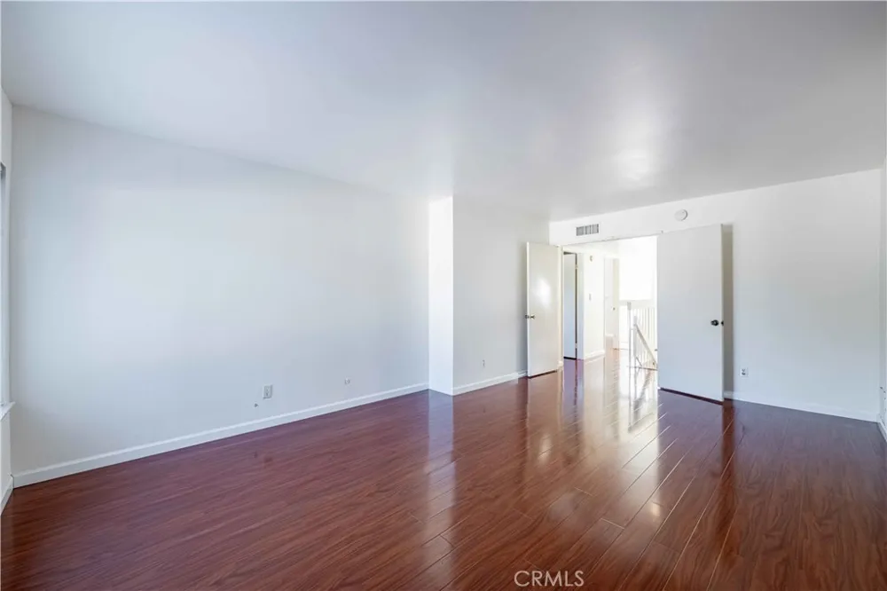 10055 Larwin #3 Chatsworth, CA 91311