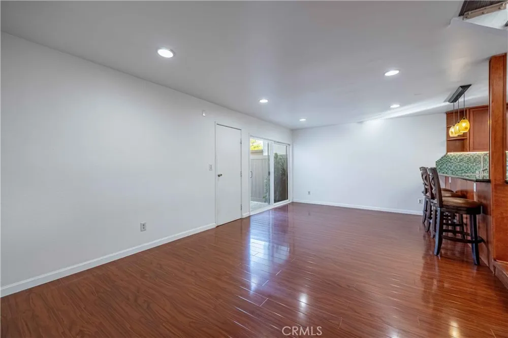 10055 Larwin #3 Chatsworth, CA 91311
